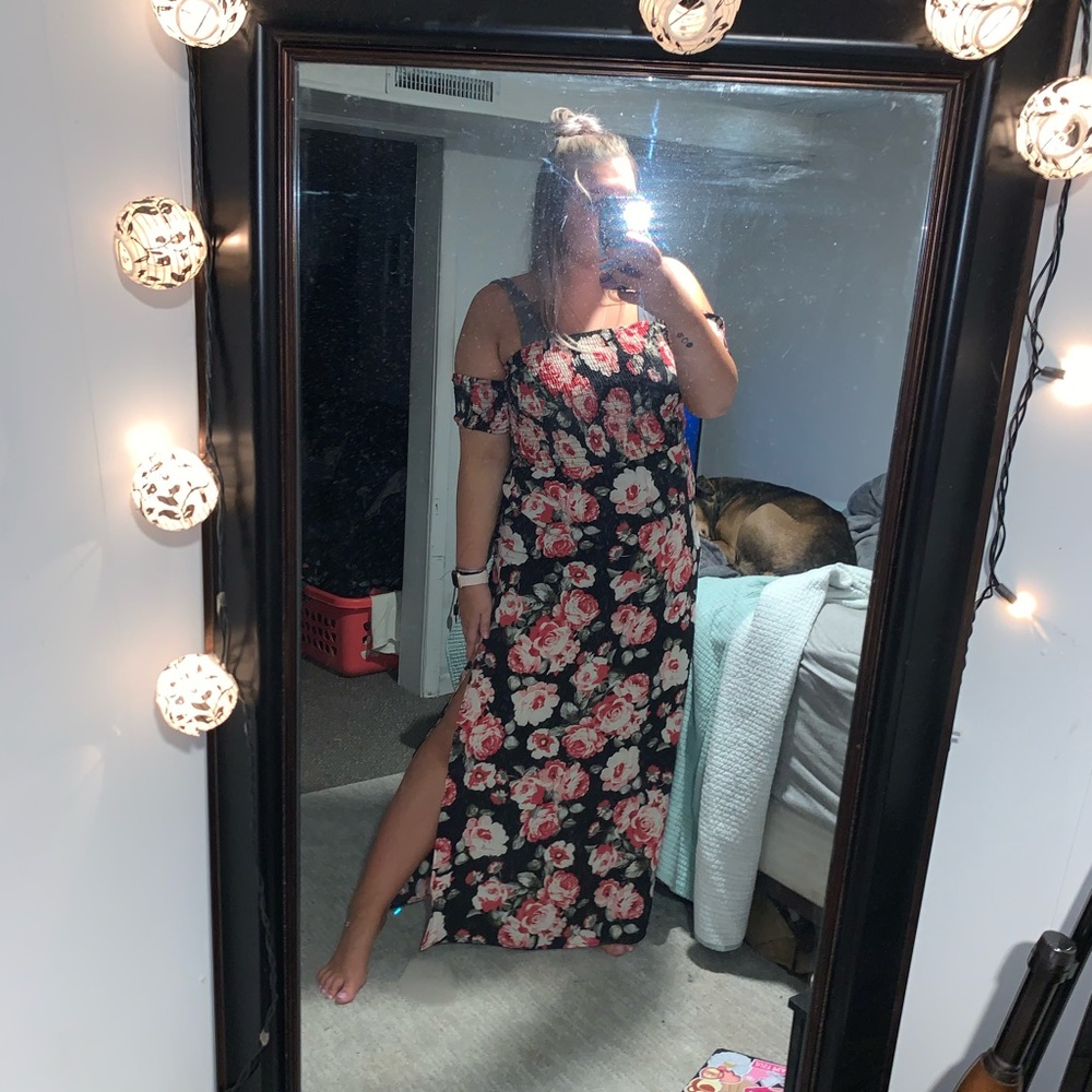 Floral maxi dress with cold shoulder
